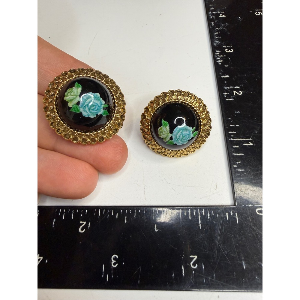 Vintage Gold Tone Black Cabochon Blue Rose Floral Scalloped Clip On Earrings